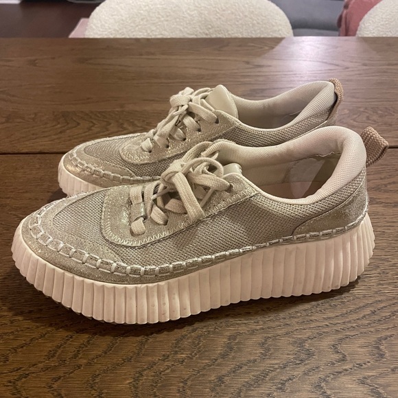 Dolce Vita Daran Sneaker - Picture 1 of 3